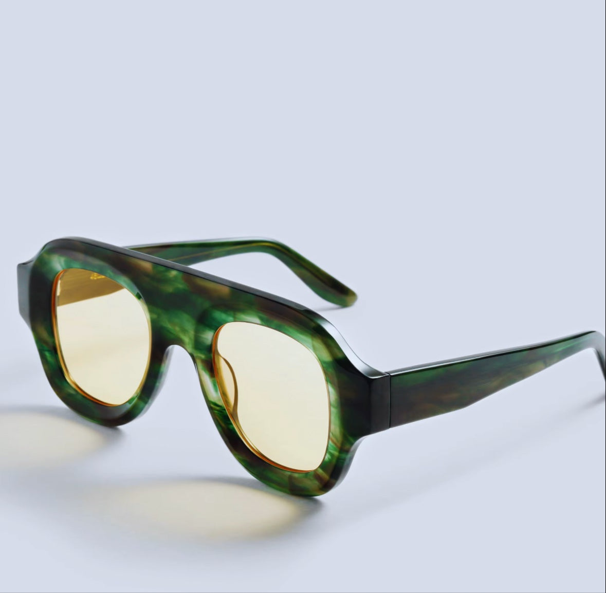 The Rich Auntie Frame