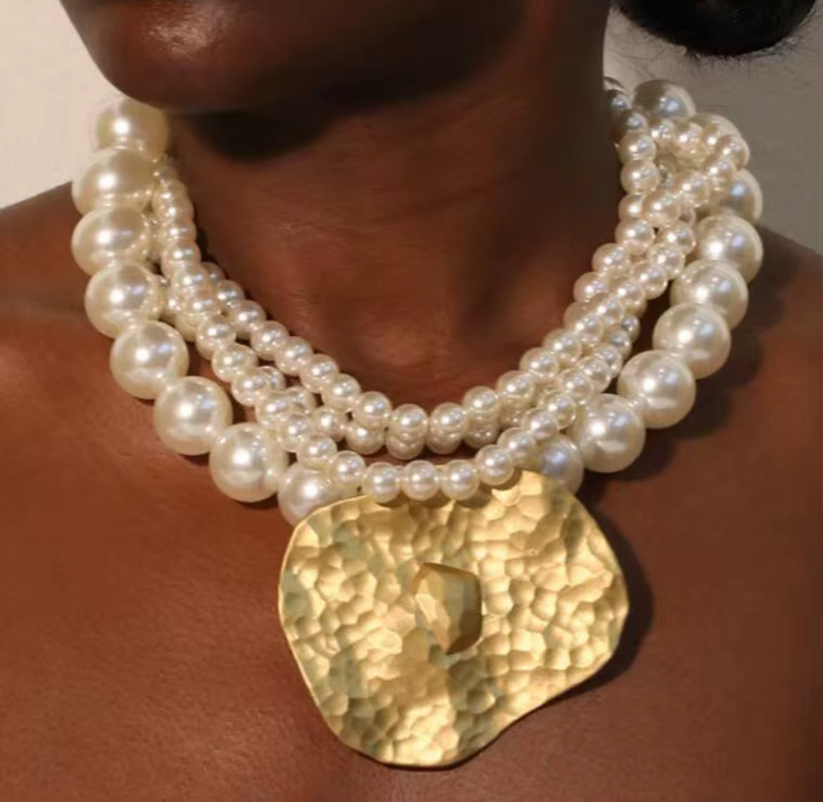 The Luxe Pearl Statement Necklace